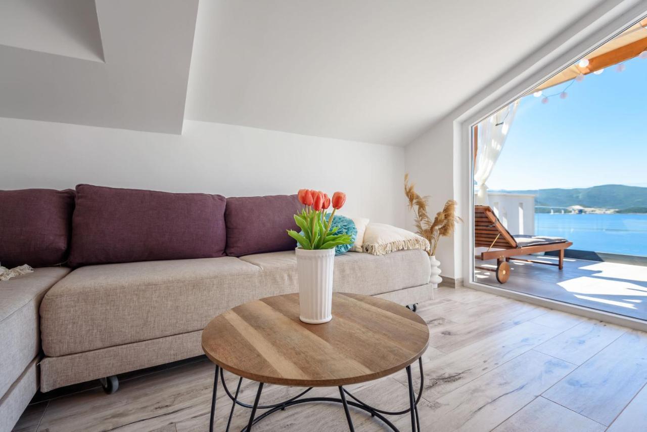Apartments Morska Vila Komarna Bagian luar foto