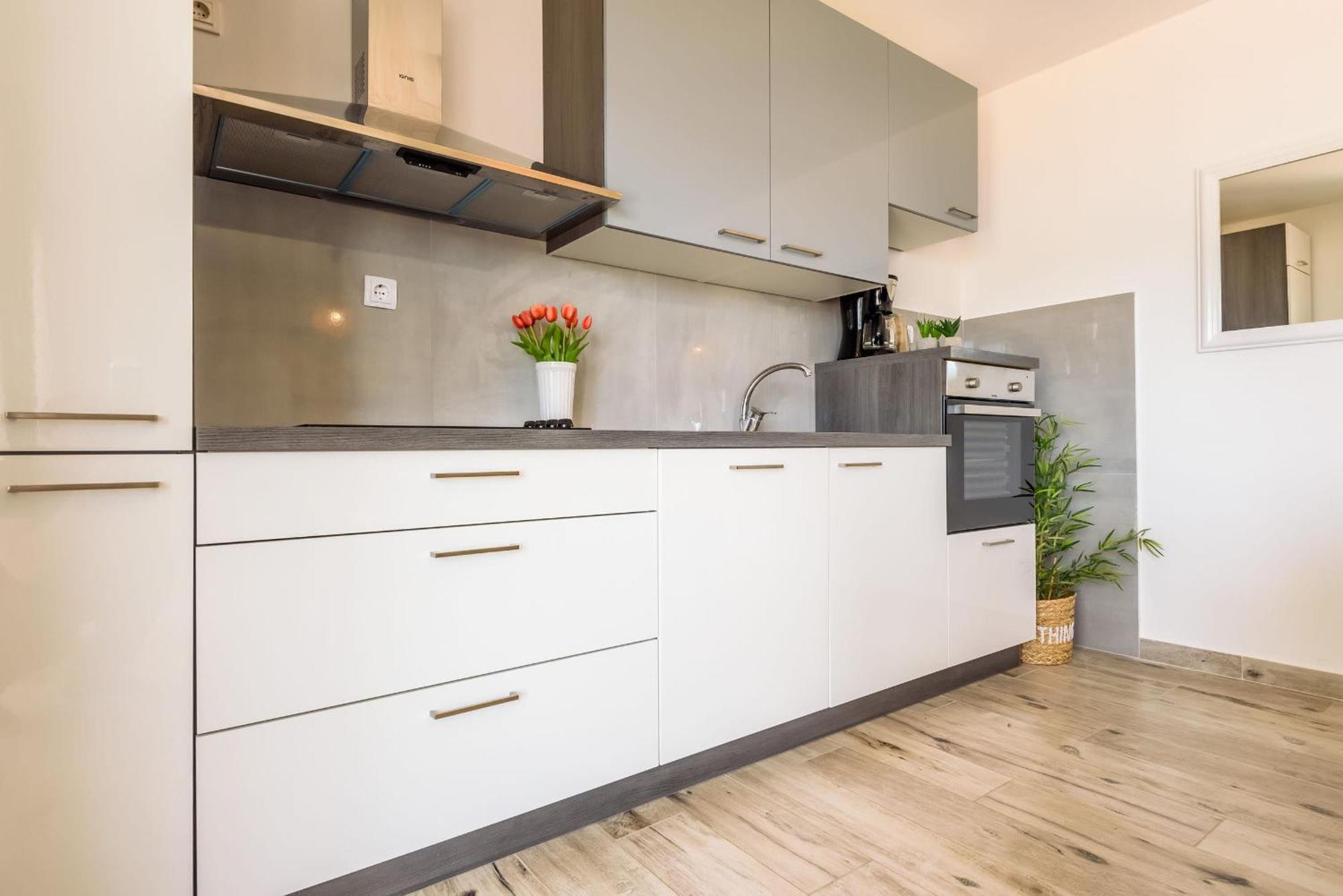 Apartments Morska Vila Komarna Bagian luar foto
