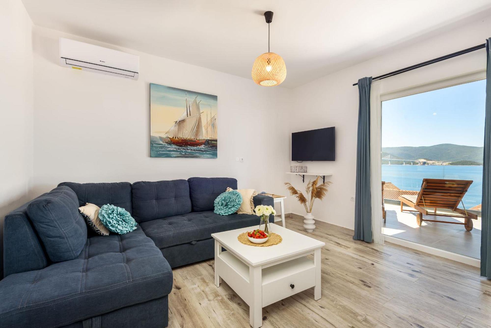 Apartments Morska Vila Komarna Bagian luar foto
